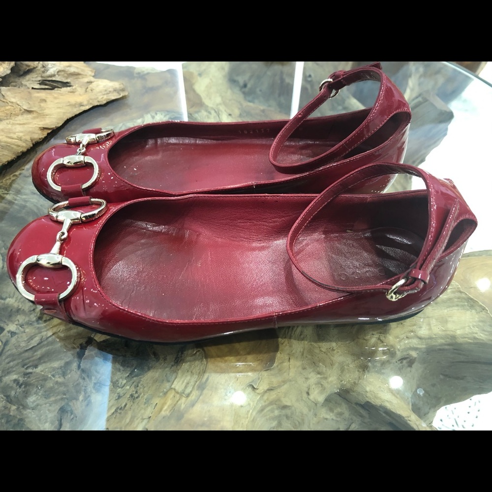 Red Gucci patent leather ballet flats